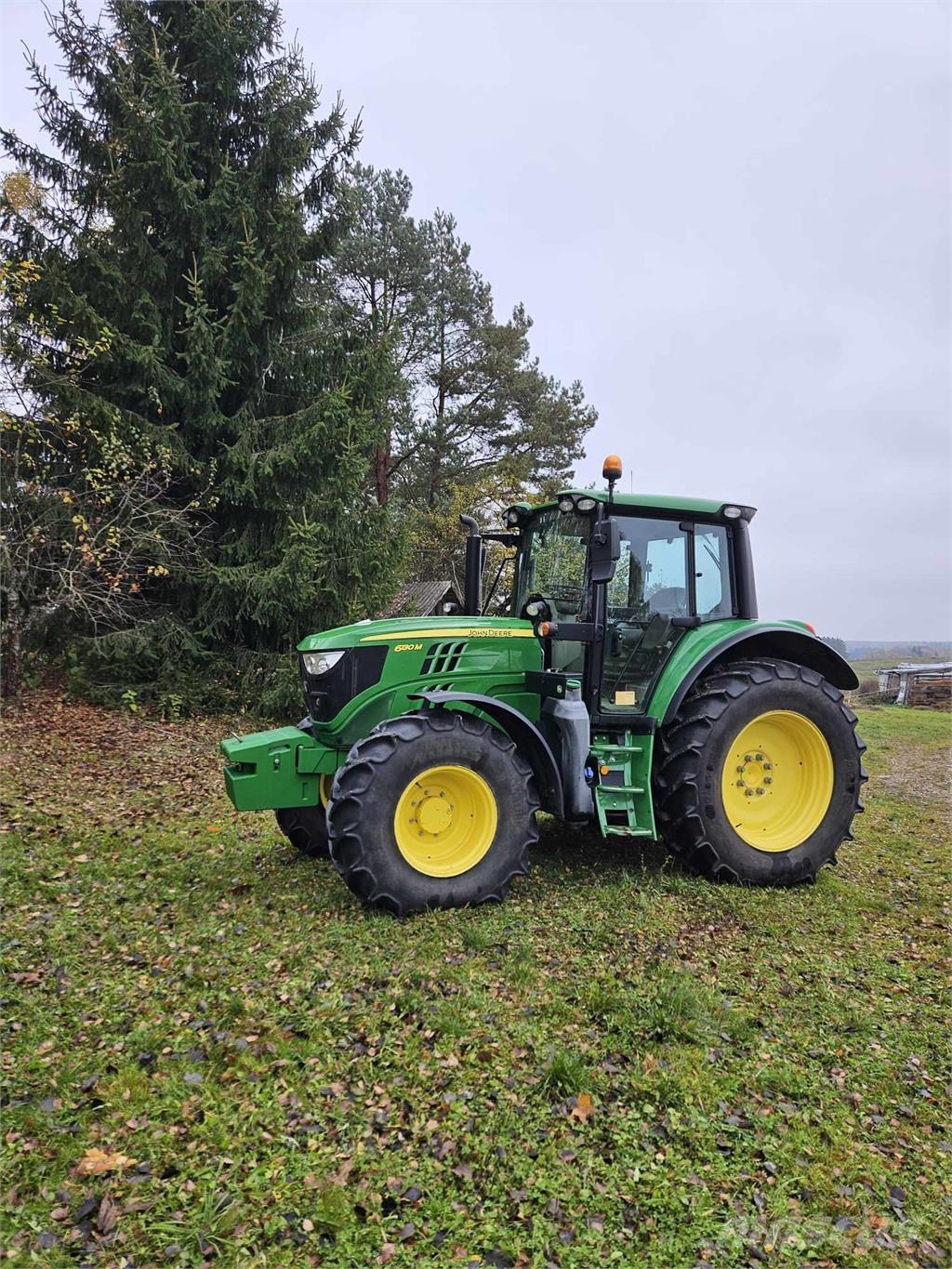 John Deere 6130M Traktory