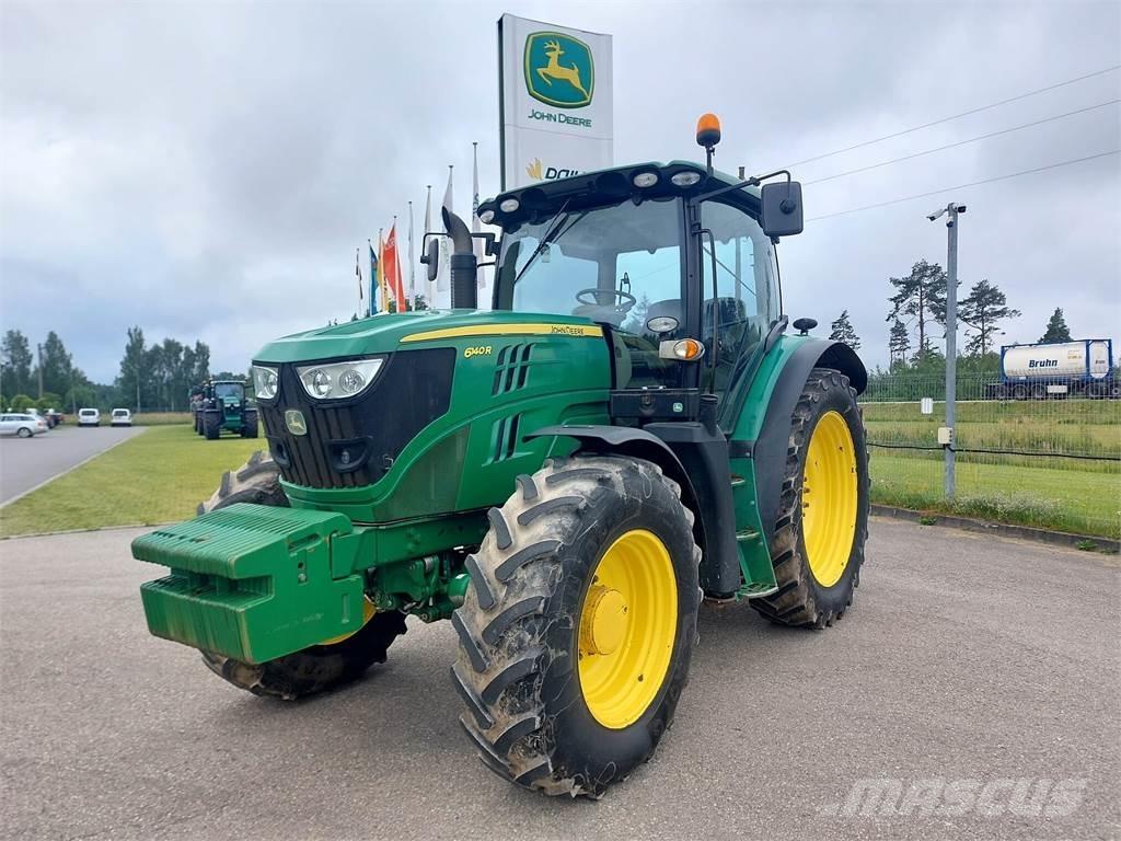 John Deere 6140R Traktory