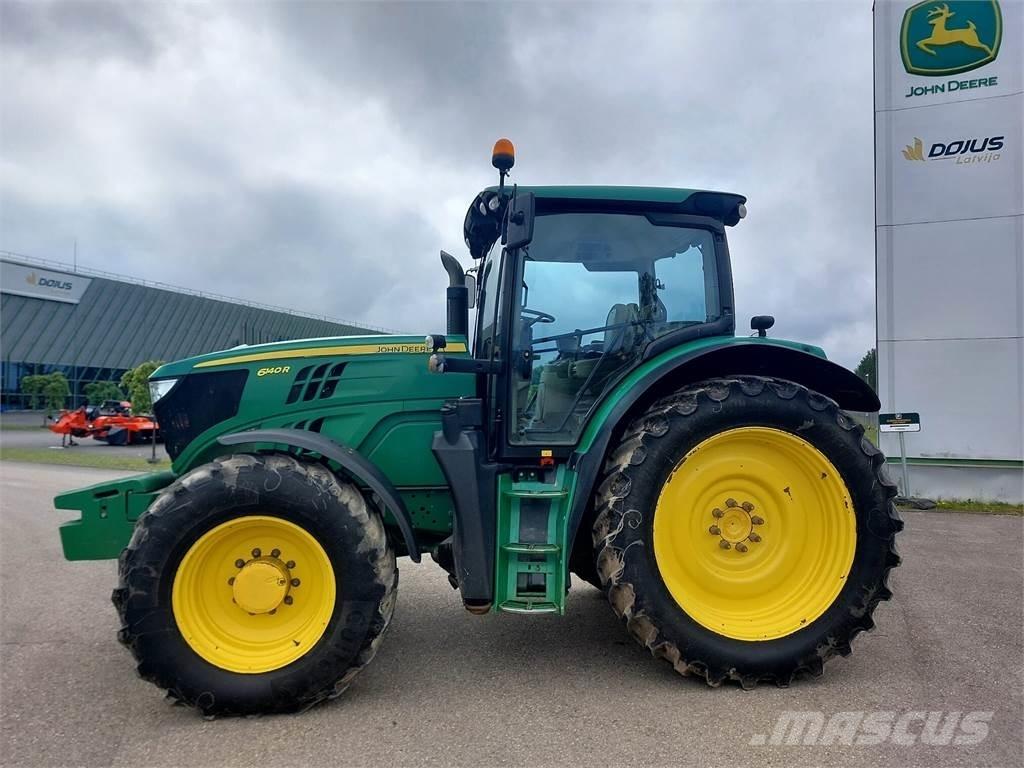John Deere 6140R Traktory