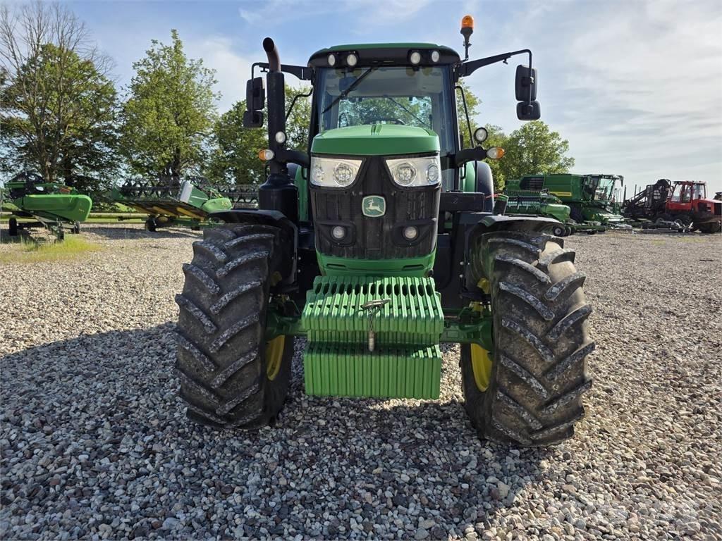 John Deere 6155M Traktory