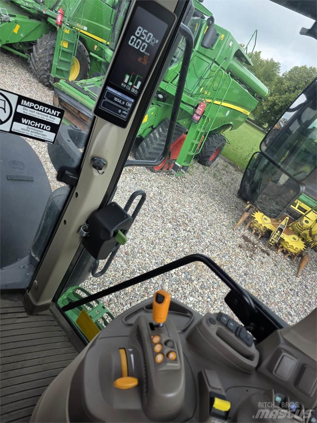 John Deere 6155M Traktory