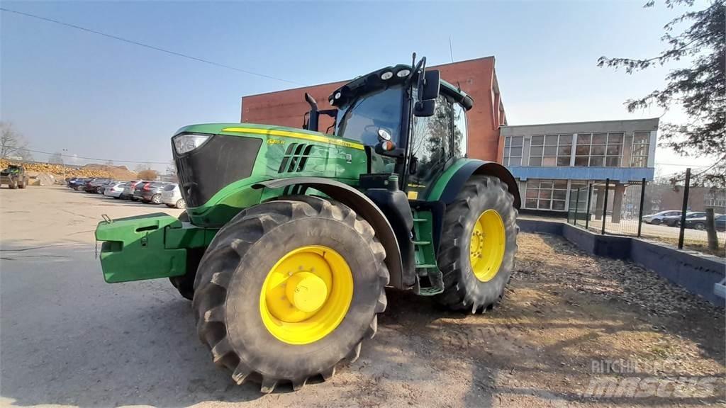John Deere 6215R Traktory