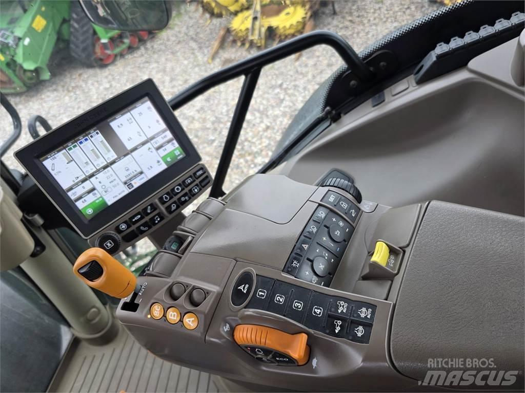 John Deere 6215R Traktory