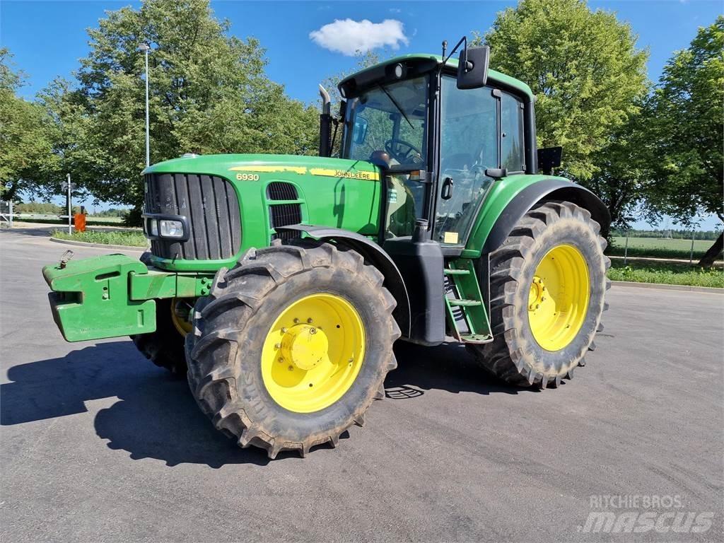 John Deere 6930 Traktory