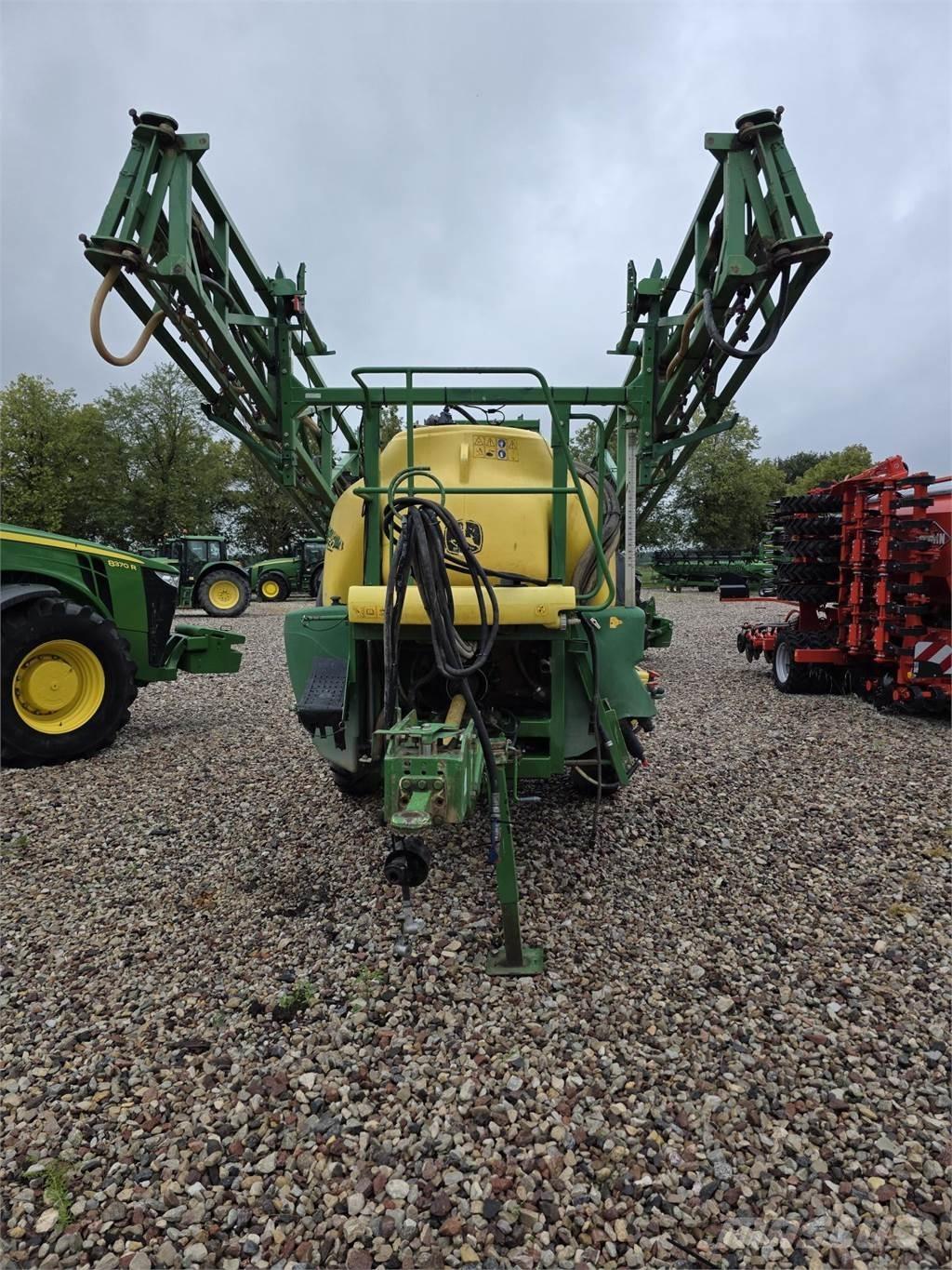 John Deere 732 Vinařské postřikovače
