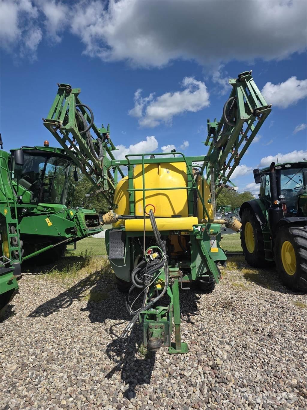 John Deere 740 Tažené postřikovače