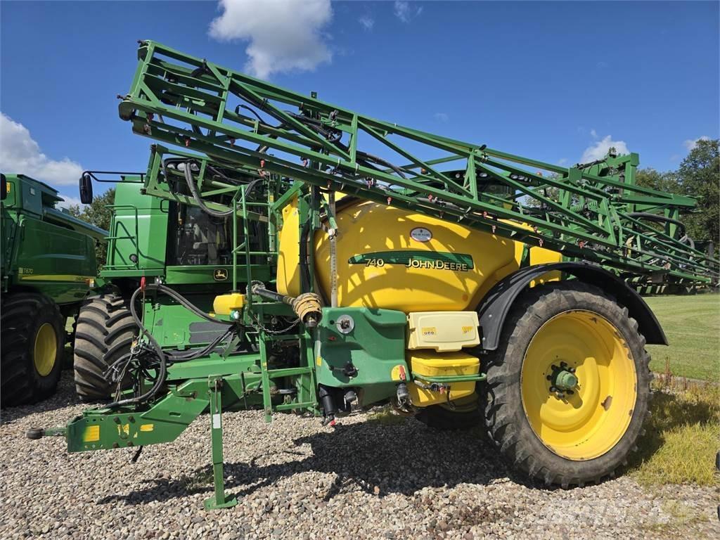 John Deere 740 Tažené postřikovače