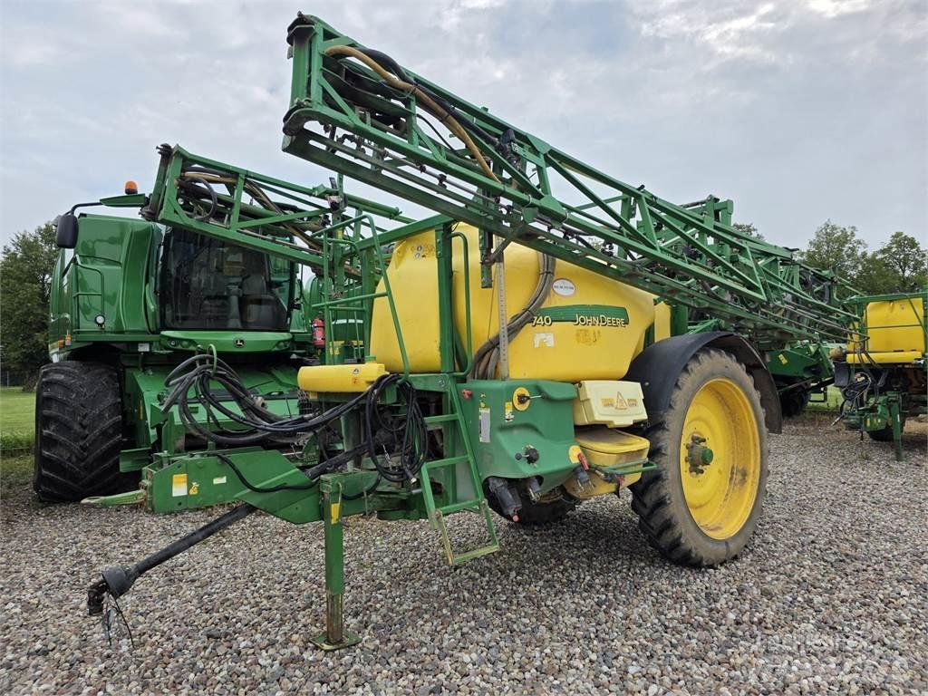 John Deere 740 Tažené postřikovače