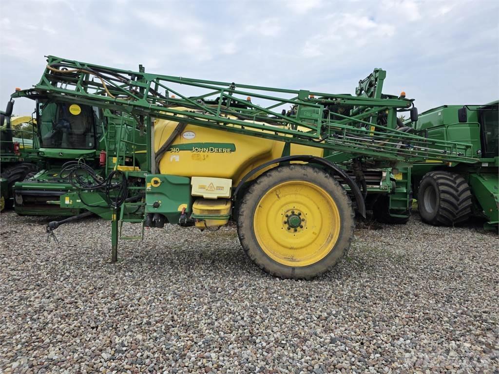 John Deere 740 Tažené postřikovače