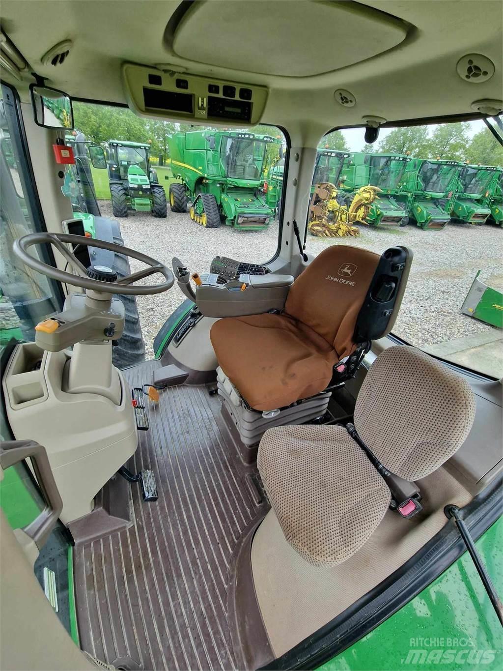 John Deere 8345R Traktory