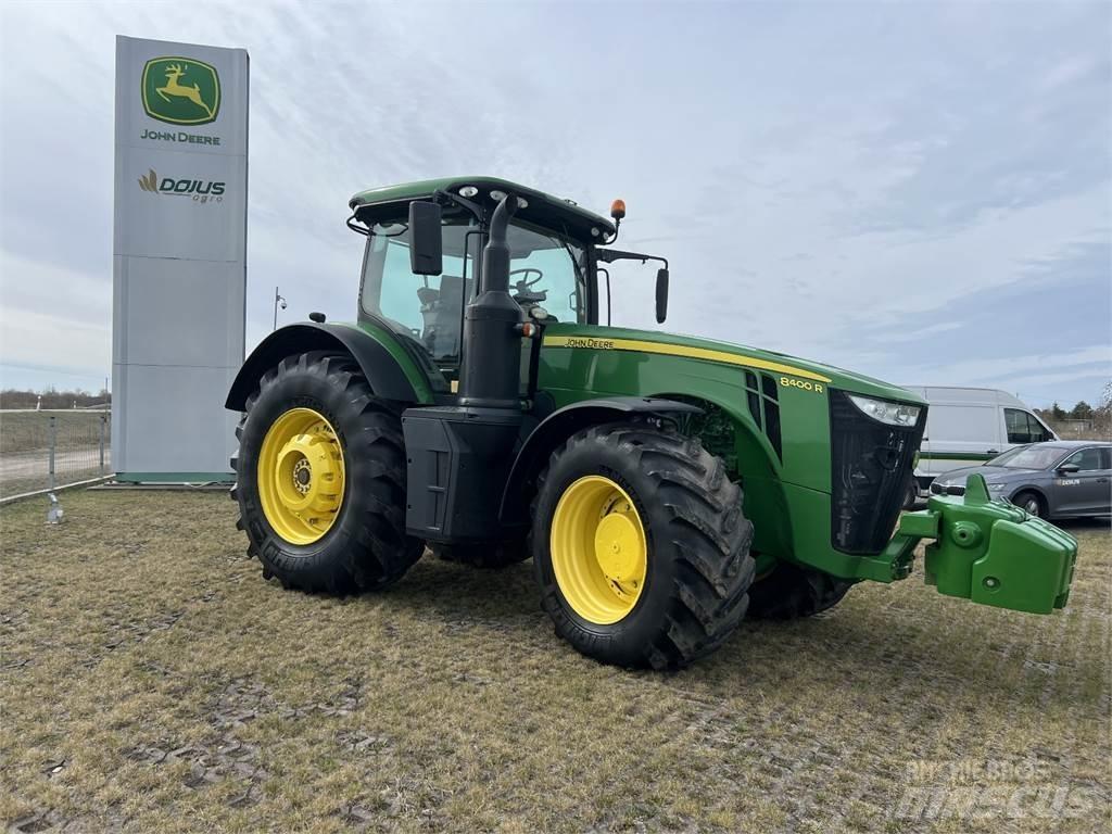 John Deere 8400R Traktory
