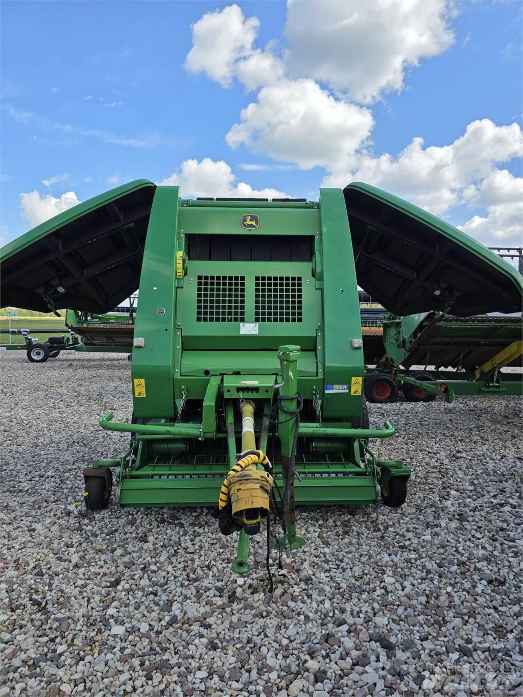 John Deere 854 Lis na válcové balíky