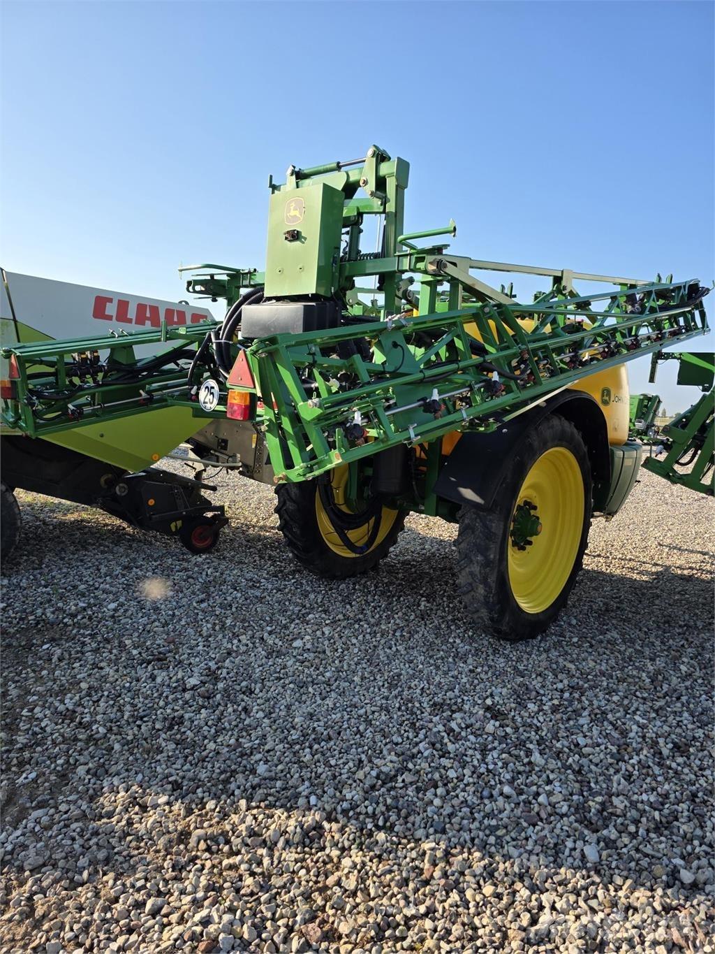 John Deere M740 Tažené postřikovače