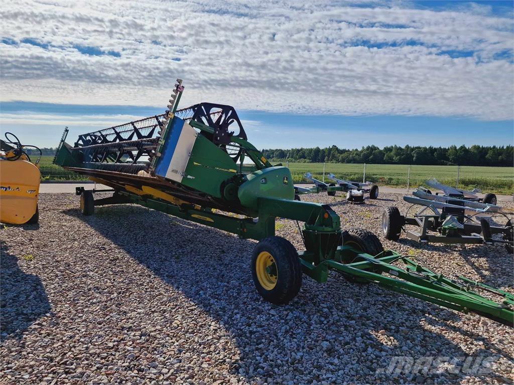 John Deere S680 Traktory