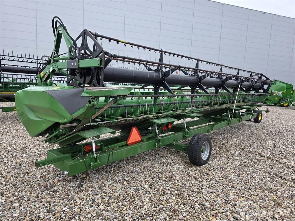John Deere S690 Sklízecí mlátičky