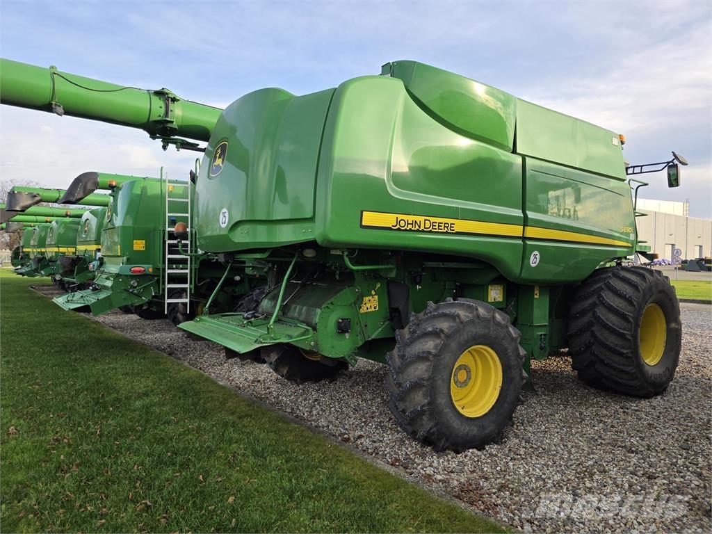 John Deere S690 Sklízecí mlátičky