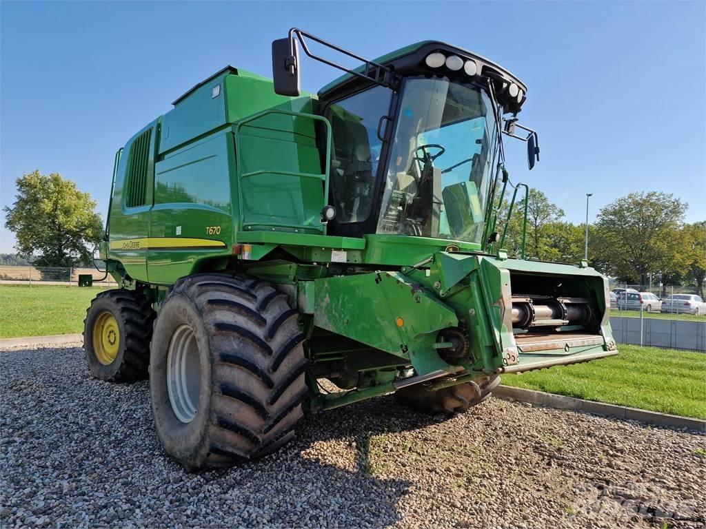 John Deere T670 Sklízecí mlátičky