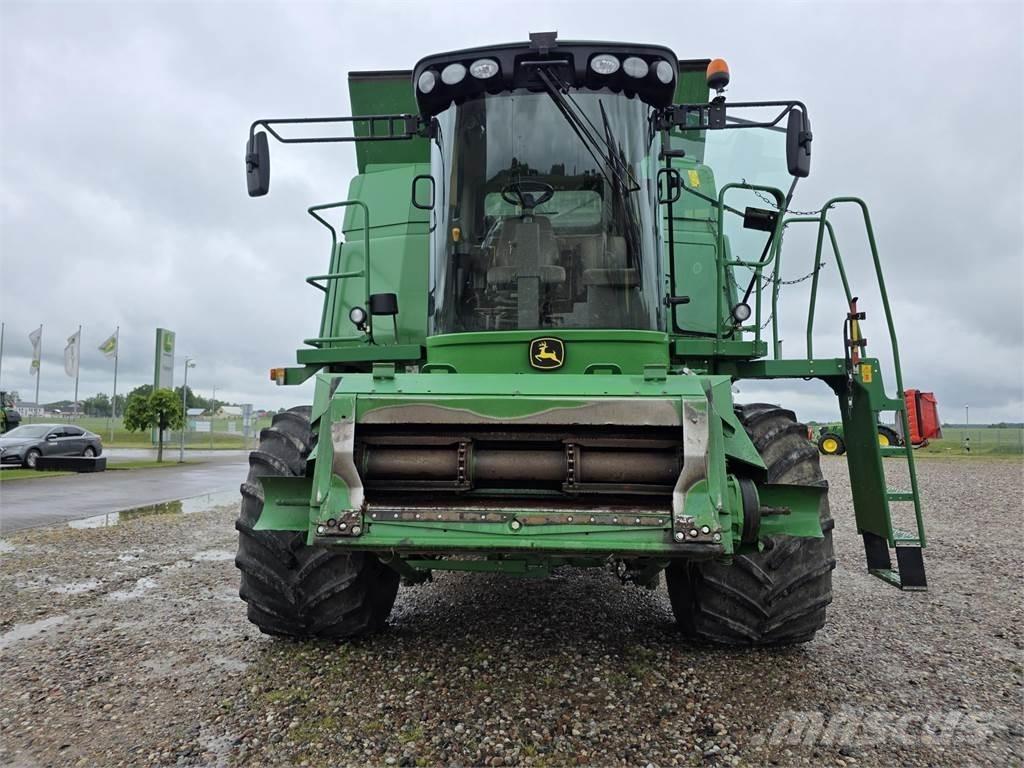 John Deere T670 Sklízecí mlátičky