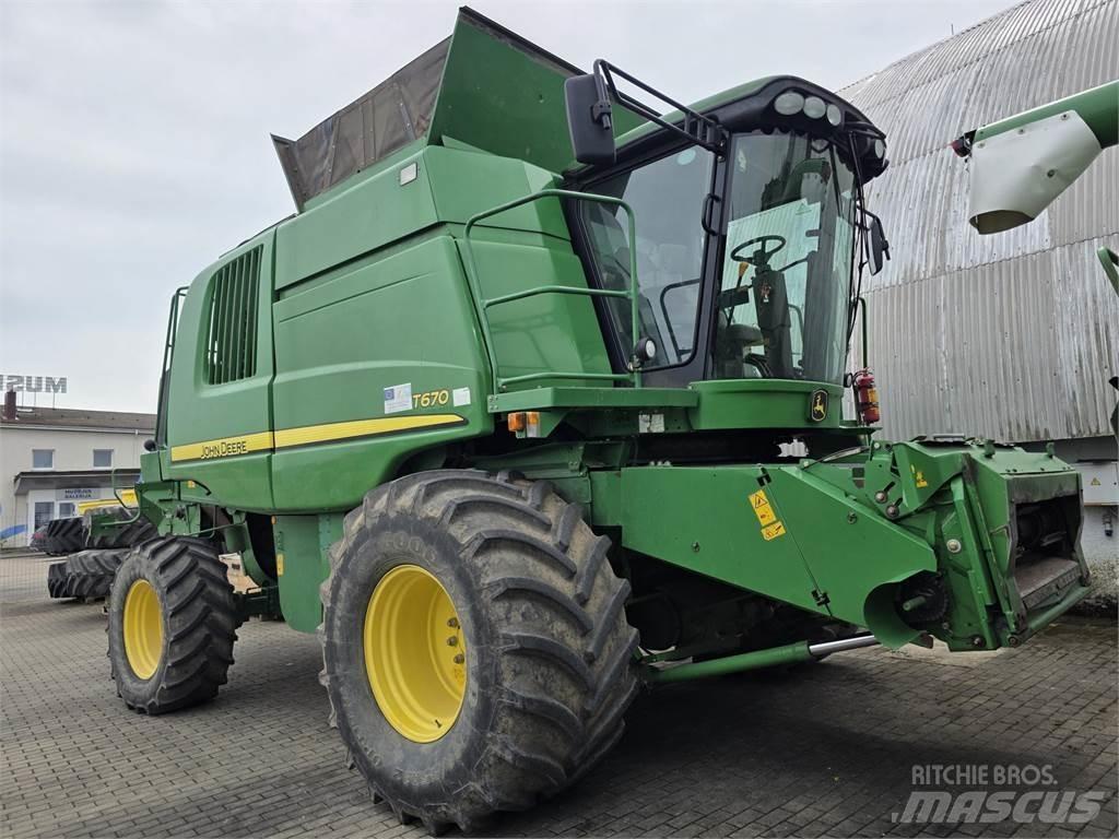 John Deere T670 Sklízecí mlátičky