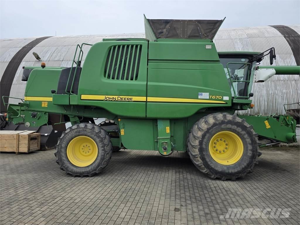 John Deere T670 Sklízecí mlátičky