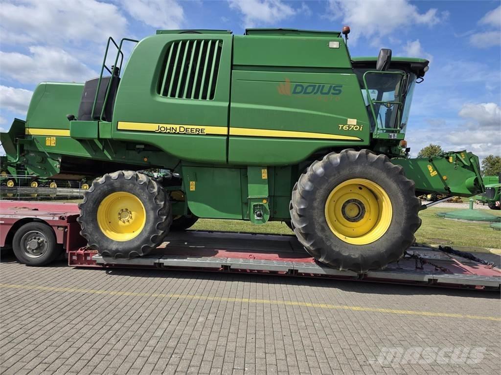 John Deere T670 Sklízecí mlátičky