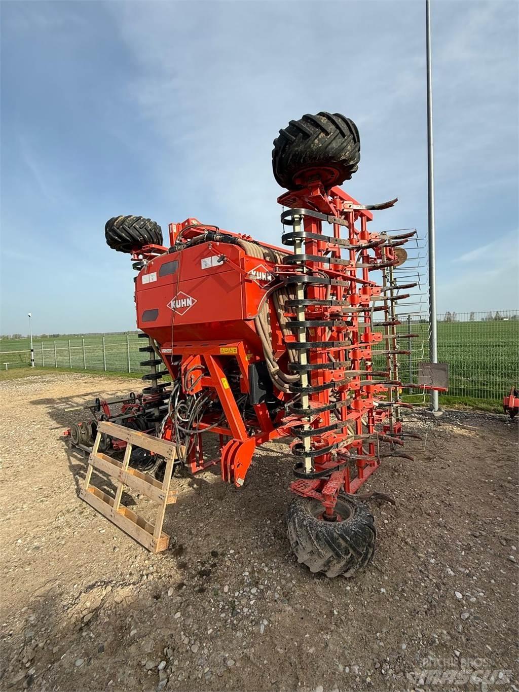 Kuhn MEGANT 600 Další