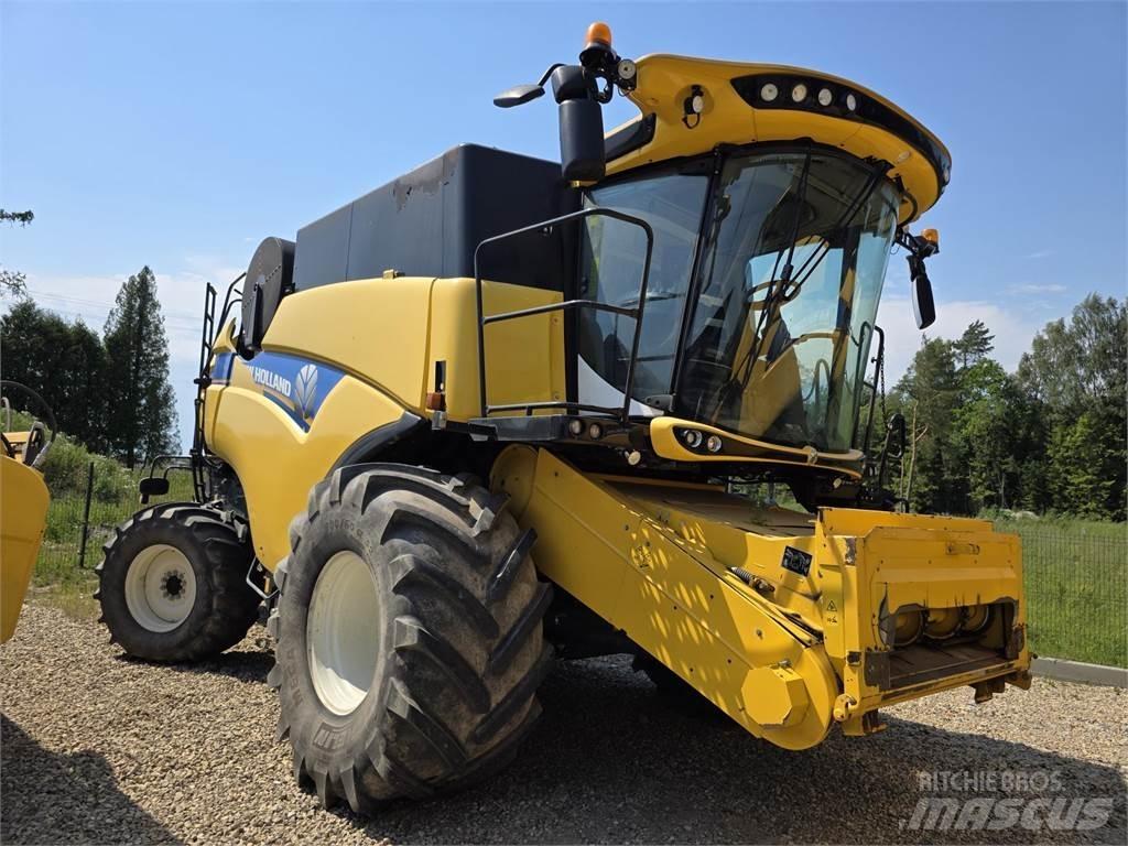 New Holland CX8.85 Sklízecí mlátičky