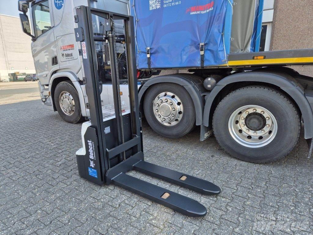 Bobcat LSM12N Ručně vedené vysokozdvižné vozíky