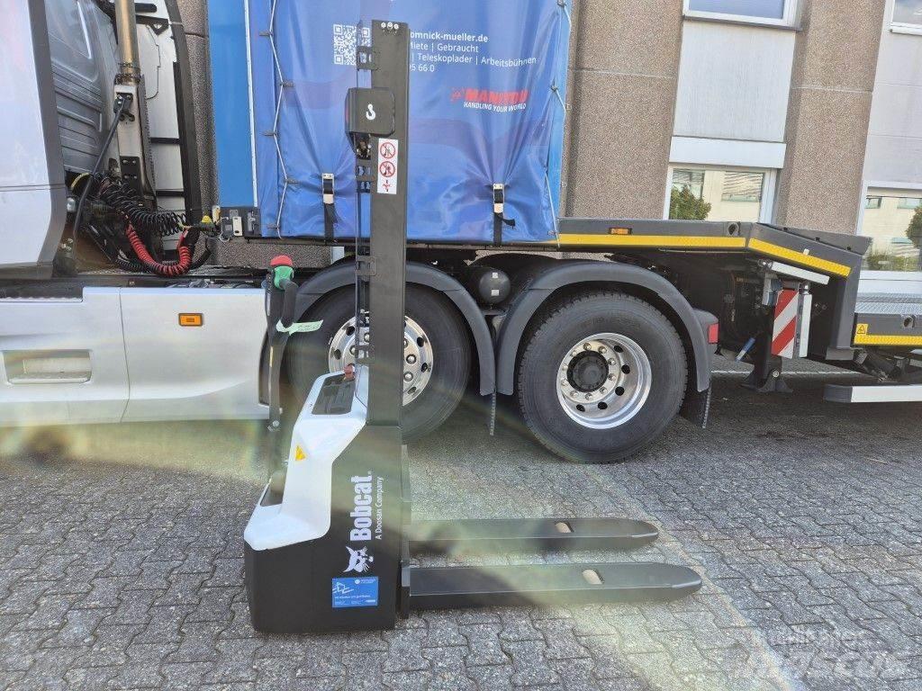 Bobcat LSM12N Ručně vedené vysokozdvižné vozíky