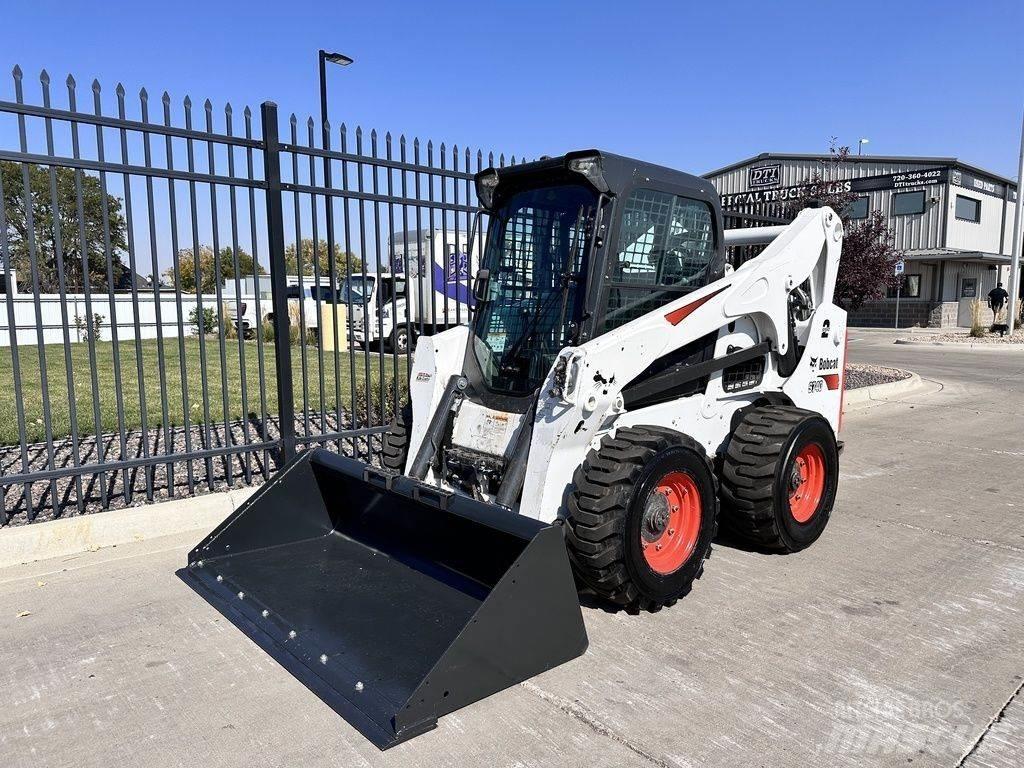 Bobcat S740 Smykem řízené nakladače