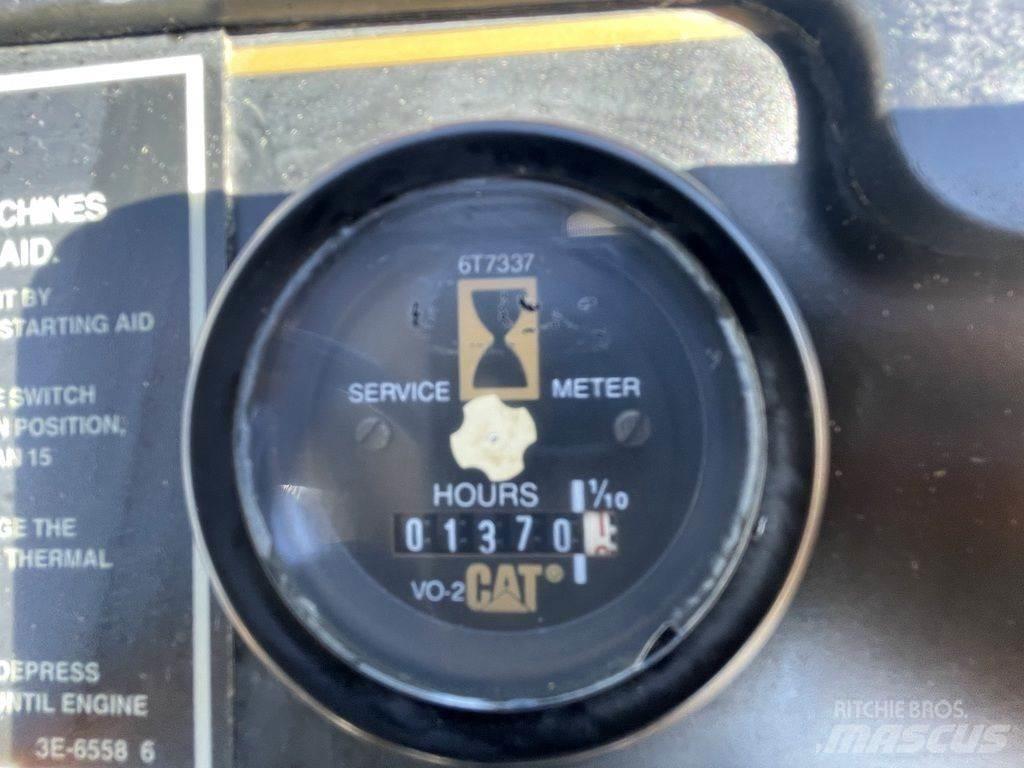 CAT CP-323C Traktory