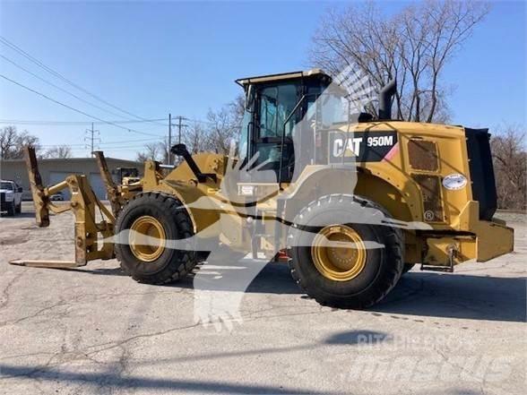 CAT 950M Kolové nakladače