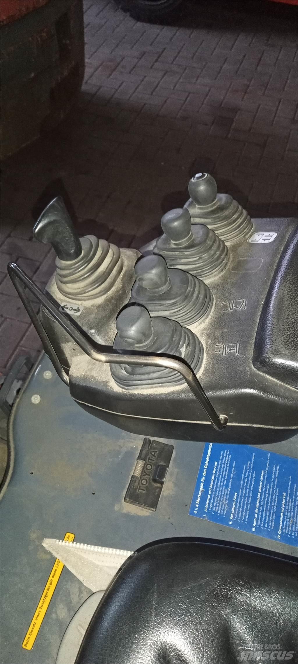 Toyota 8FBEKT18 Akumulátorové vozíky