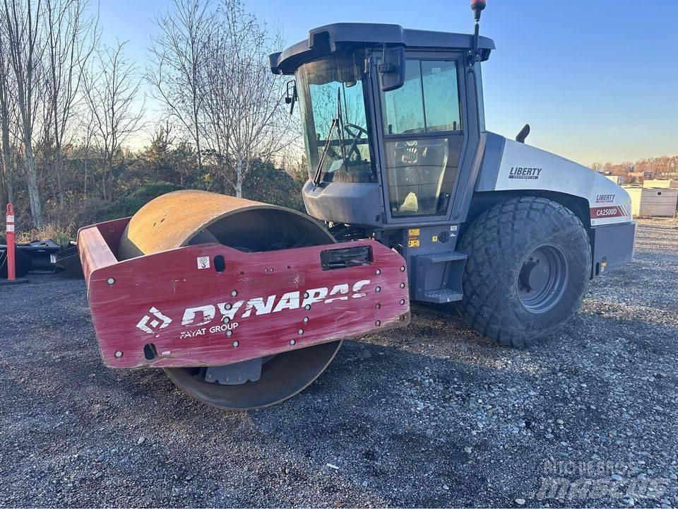 Dynapac CA 2500 D Tahačové válce