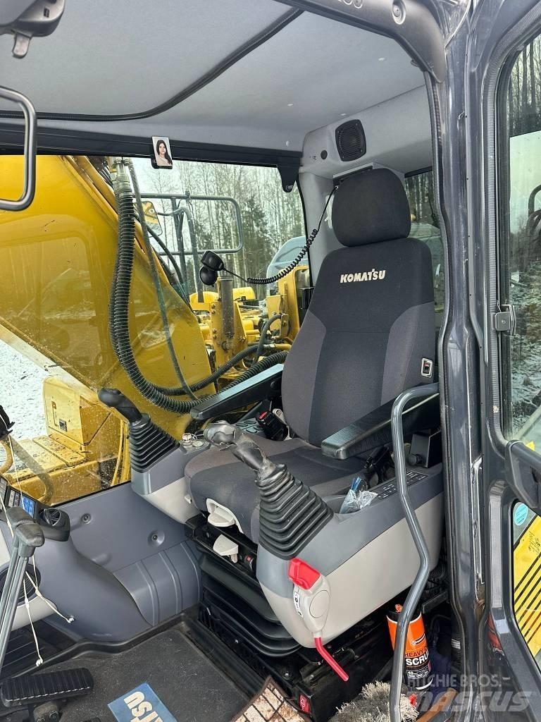 Komatsu PC210LC-11 Pásová rýpadla