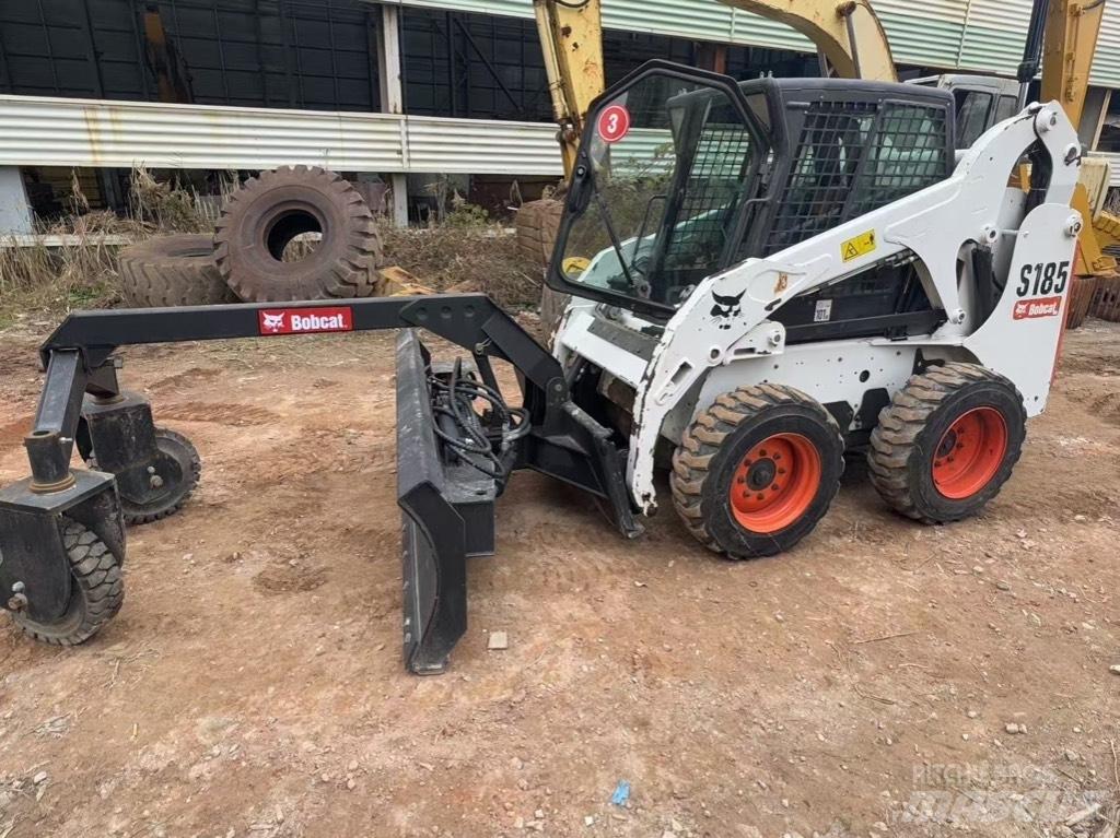 Bobcat S 185 Smykem řízené nakladače
