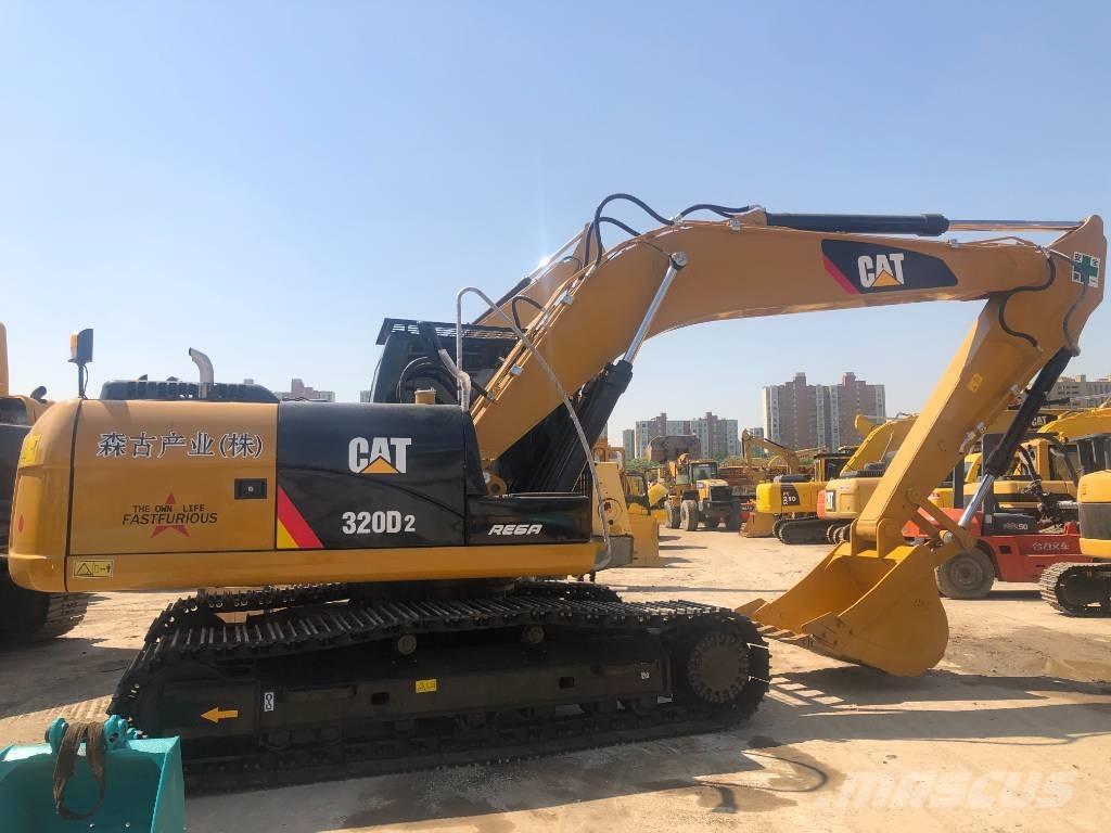 CAT 320 D 2 Midi rýpadla 7t - 12t