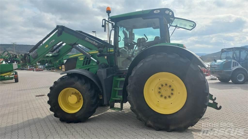 John Deere 6210R Traktory