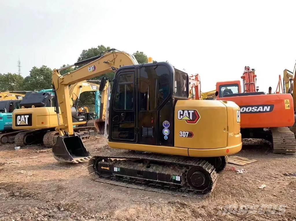 CAT 307 Mini rýpadla < 7t