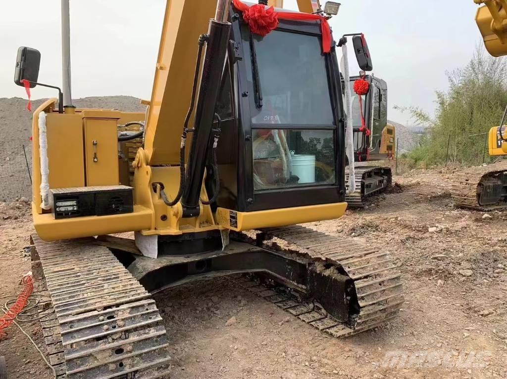 CAT 307 Mini rýpadla < 7t