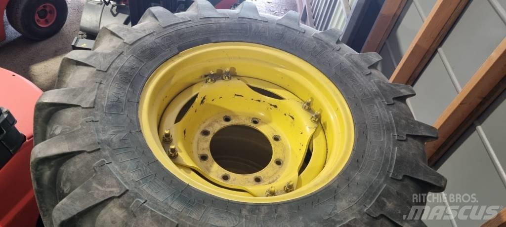 Michelin 14.9R24 Pneumatiky, kola a ráfky