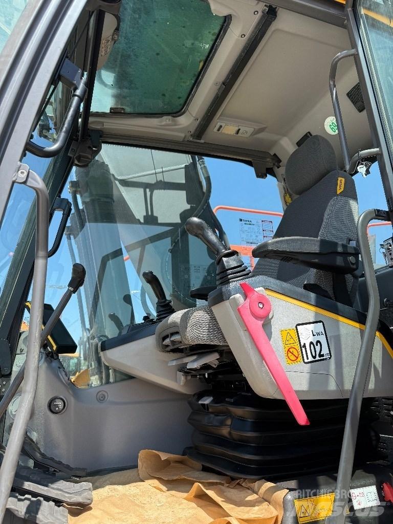 Volvo EC 220 E Pásová rýpadla