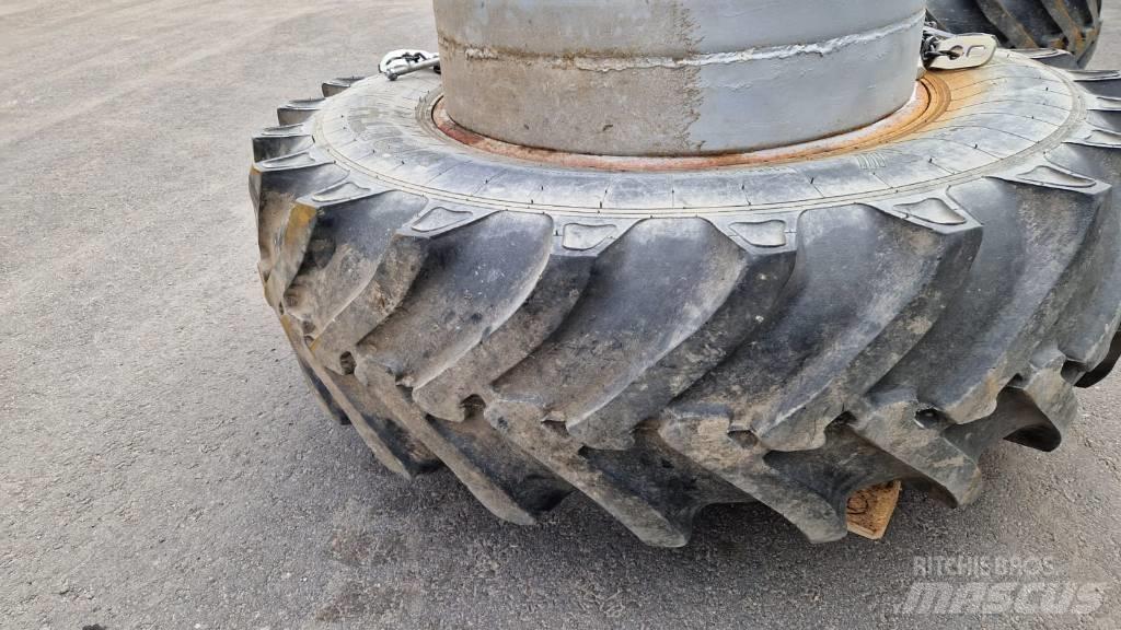  Paripyörät 18,4 r34 Pneumatiky, kola a ráfky