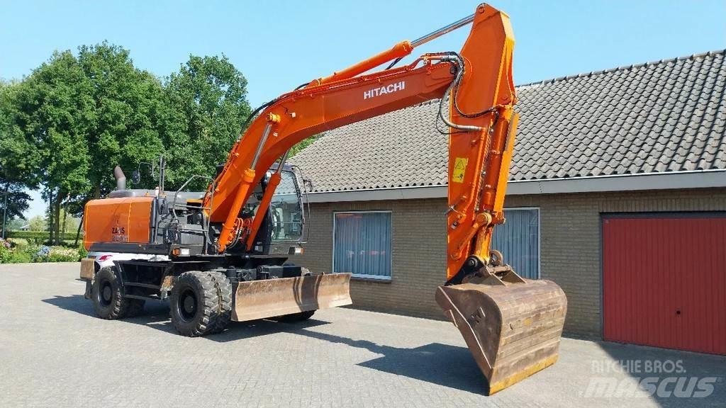 Hitachi ZX220W-5B Kolová rýpadla