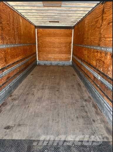 Freightliner M2-112 Skříňová nástavba