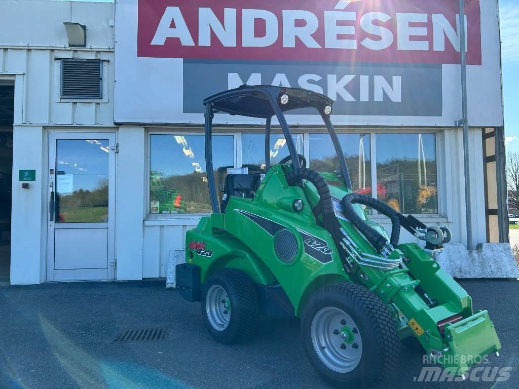 Avant 423 Smykem řízené nakladače