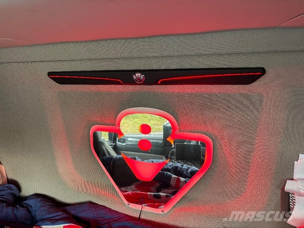 Scania R650B6X4NB Vozy na přepravu kmenů