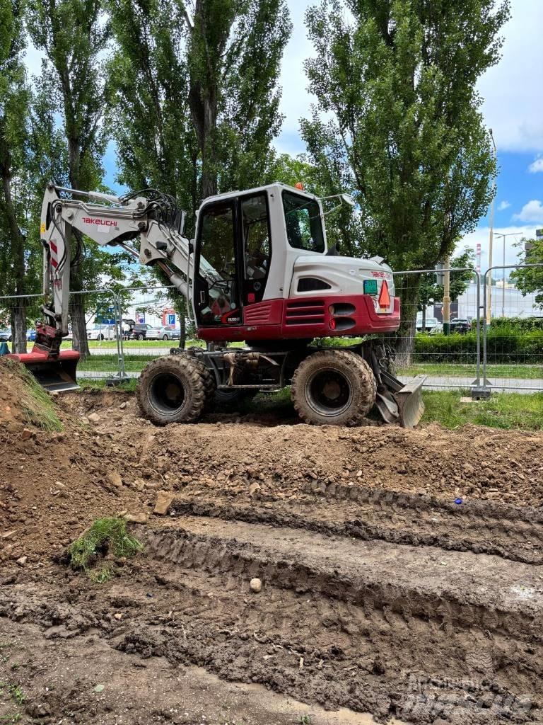Takeuchi TB295W Kolová rýpadla