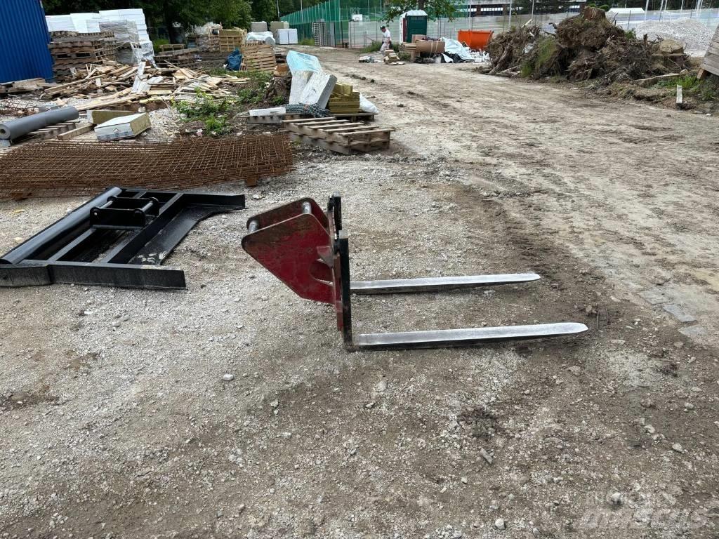 Takeuchi TB295W Kolová rýpadla