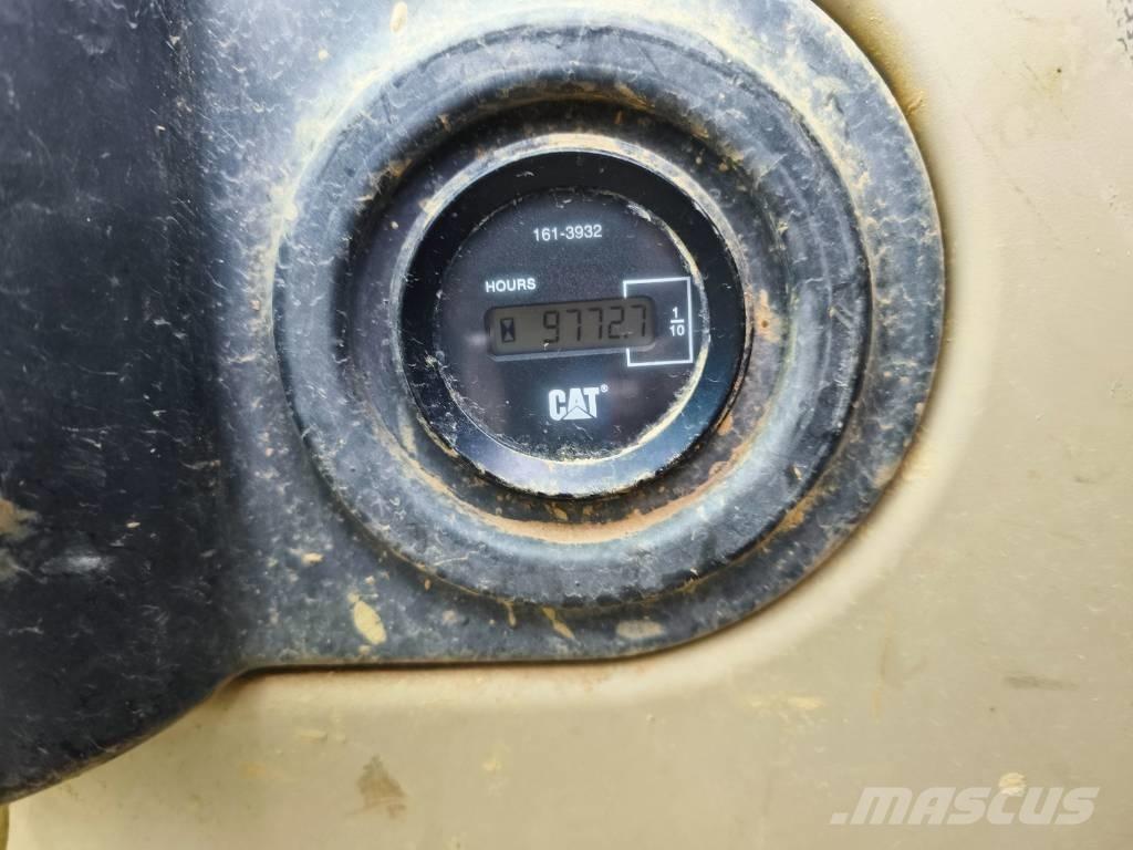CAT 318 C Pásová rýpadla